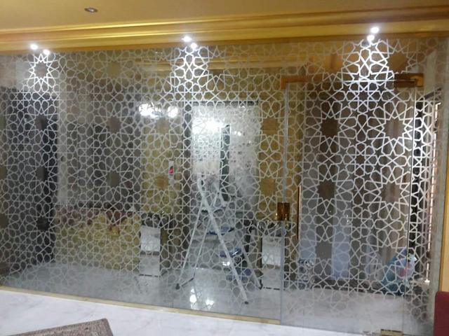 جدار مرايا مزخرف